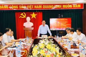 Phó Bí thư Thành ủy Đồng Nai Võ Tấn Đức chủ trì buổi làm việc.