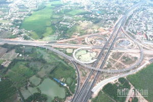 Thi công một dự án giao thông trọng điểm quốc gia trên địa bàn tỉnh Đồng Nai.