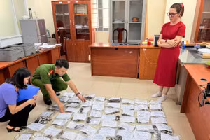 Vật chứng vụ án xâm phạm quyền sở hữu công nghiệp do Công an phường Long Thành phát hiện, thu giữ.