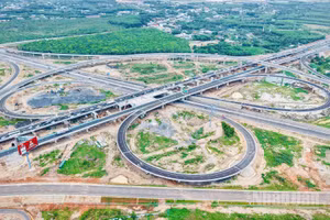 Toàn cảnh nút giao Long Thành nối cao tốc Thành phố Hồ Chí Minh-Long Thành-Dầu Giây với cao tốc Biên Hòa-Vũng Tàu và Tuyến đường T2 sân bay Long Thành.