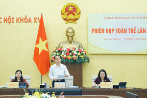 Phiên họp toàn thể lần thứ 7 Ủy ban Pháp luật và Tư pháp, tháng 9/2025. (Ảnh: Quochoi.vn)