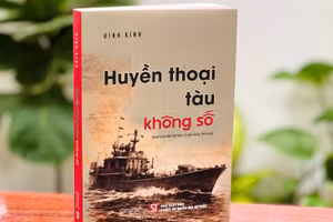 Cuốn sách "Huyền thoại tàu không số" của tác giả Đình Kính kể lại lịch sử bằng chính dòng chảy ký ức của những người đã trực tiếp sống, chiến đấu làm nên huyền thoại.