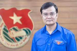 Ông Bùi Quang Huy, Ủy viên Trung ương Đảng, Bí thư thứ nhất Trung ương Đoàn Thanh niên Cộng sản Hồ Chí Minh, Chủ tịch Nhóm đại biểu Quốc hội trẻ khóa XVI.