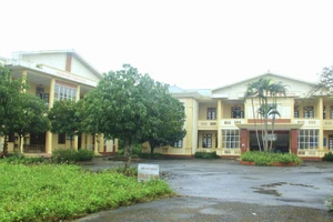 Tình trạng nhiều trụ sở cơ quan hành chính bị bỏ trống thời gian dài có thể gây ra hiệu ứng tiêu cực đối với phát triển kinh tế-xã hội ở các địa phương. (Nguồn TTXVN)