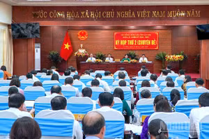 Quang cảnh kỳ họp Hội đồng nhân dân tỉnh sáng 14/5.
