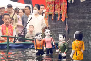 Sản phẩm du lịch từ các làng nghề Hà Nội luôn có sức hấp dẫn lớn với du khách.