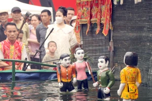 Sản phẩm du lịch từ các làng nghề Hà Nội luôn có sức hấp dẫn lớn với du khách.