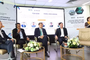 Quang cảnh phiên tọa đàm "Thúc đẩy hệ sinh thái hợp tác, đóng góp cho mục tiêu phát triển bền vững của doanh nghiệp - địa phương - quốc gia".