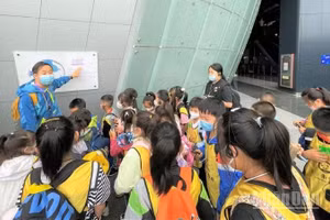 Một hoạt động ngoại khóa của học sinh tiểu học ở thành phố Bắc Kinh. (Ảnh: HỮU HƯNG)