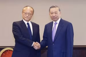 Tổng Bí thư, Chủ tịch nước Tô Lâm tiếp Chủ tịch Ngân hàng Phát triển châu Á (ADB), ông Masato Kanda. (Ảnh: TTXVN)