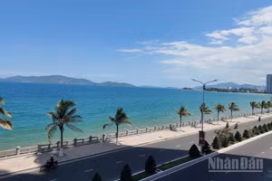 Dự báo khu vực miền trung nhiệt độ có nơi trên 37 độ C. (Ảnh minh họa: Đ.T)