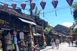 Dự báo khu vực từ Nghệ An đến thành phố Đà Nẵng và phía đông các tỉnh từ Quảng Ngãi đến Đắk Lắk có nắng nóng. (Ảnh minh họa: Đ.T)