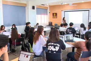 Một lớp học theo mô hình đào tạo có yếu tố quốc tế tại trường Đại học Hà Nội.