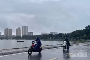 Dự báo khu vực Hà Nội có mưa vừa, mưa to và dông, cục bộ có nơi mưa rất to. (Ảnh minh họa: Đ.T)