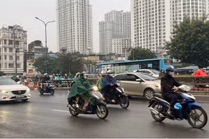 Dự báo khu vực Hà Nội ngày nắng, chiều tối và đêm có mưa rào và dông vài nơi. (Ảnh minh họa: Đ.T)