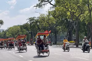Dự báo khu vực Hà Nội có mưa vài nơi, có nơi có sương mù nhẹ, trưa chiều giảm mây hửng nắng. (Ảnh minh họa: Đ.T)