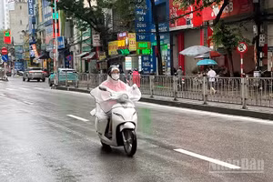 Dự báo khu vực Hà Nội sáng có mưa rào, có nơi có dông. (Ảnh minh họa: Đ.T)