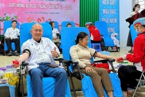 Hơn 1.200 đơn vị máu được tiếp nhận trong Ngày hội "Giọt hồng Blouse trắng".