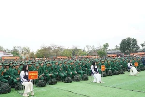 Thanh niên Nghệ An sẵn sàng lên đường nhập ngũ.