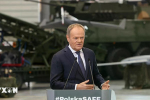 Thủ tướng Ba Lan Donald Tusk phát biểu tại Kobylka, gần Warsaw, Ba Lan. (Nguồn: PAP/TTXVN)