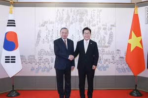 Tổng Bí thư Tô Lâm và Tổng thống Hàn Quốc Lee Jae Myung. Ảnh: TTXVN