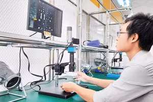 Đào tạo nguồn nhân lực bán dẫn tại Trung tâm điện tử và vi mạch bán dẫn-ESC, Khu Công nghệ cao Thành phố Hồ Chí Minh.