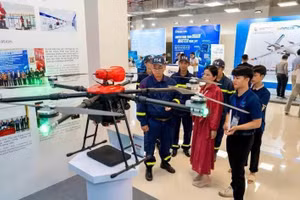 Sản phẩm UAV hỗ trợ phòng cháy, chữa cháy tích hợp AI của doanh nghiệp Việt Nam (Ảnh TÙNG ĐINH)