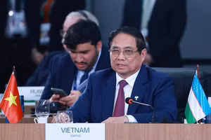 Thủ tướng Phạm Minh Chính phát biểu tại Phiên thảo luận cấp cao "Tăng cường chủ nghĩa đa phương, các vấn đề kinh tế-tài chính và trí tuệ nhân tạo". (Ảnh: Dương Giang/TTXVN)