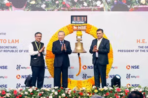 Tổng Bí thư, Chủ tịch nước Tô Lâm đến thăm và rung chuông khai mạc phiên giao dịch tại Sàn Giao dịch Chứng khoán Quốc gia Ấn Độ (NSE).