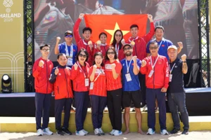 Đội hình bơi mở rộng tiếp sức 4x1.500m hỗn hợp giành Huy chương vàng thứ 87 cho Đoàn thể thao Việt Nam.