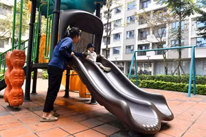 Nhiều khu nhà ở xã hội có không gian sống và vui chơi cho người già và trẻ nhỏ.