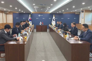 Cơ quan chức năng Việt Nam họp với đối tác Hàn Quốc nhằm thúc đẩy hợp tác song phương trong lĩnh vực lao động, việc làm.