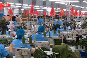 [Video] Người lao động thi đua sản xuất, đặt kỳ vọng vào Đại hội lần thứ XIV của Đảng