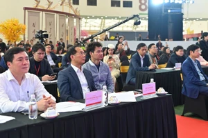 Phó Thủ tướng Bùi Thanh Sơn dự tổng duyệt Lễ bế mạc Hội chợ Mùa Xuân 2026.