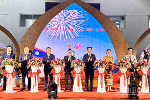 Sự kiện xúc tiến thương mại lớn nhất do Bộ Công thương Việt Nam và Bộ Công thương Lào đồng chủ trì, giao Cục Xúc tiến thương mại hai nước phối hợp các cơ quan liên quan tổ chức kể từ năm 2007.