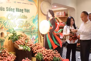 Khai mạc “Chợ phiên Kinh Bắc” tại phố Tràng Tiền.