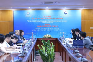 Lễ ký kết Bản ghi nhớ hợp tác về kiểm soát xuất khẩu.