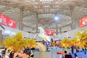 Công tác chuẩn bị đã gần hoàn thiện, sẵn sàng cho ngày khai mạc Hội chợ Mùa Xuân lần thứ nhất năm 2026.