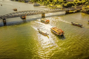 Hệ thống thủy đạo cổ gắn liền với quần thể kiến trúc cung đình Huế.