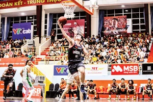 Huỳnh Andre Minh Triết thi đấu nổi bật trong màu áo của Danang Dragons. Ảnh: VBA