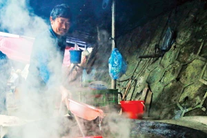 Hầu hết các phiên chợ của đồng bào dân tộc đều có món đặc sản trứ danh này.