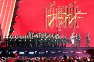 Tác phẩm "Tổ quốc trong tim" đạt giải B cuộc thi ảnh Việt Nam trên hành trình đổi mới