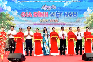Vĩnh Long tham gia Ngày gia đình Việt Nam tại Khánh Hòa. 