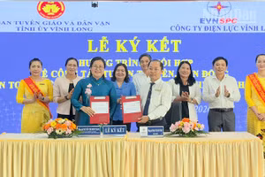 Quang cảnh Lễ ký kết. 
