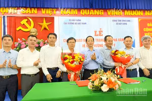 Lễ bàn giao. 