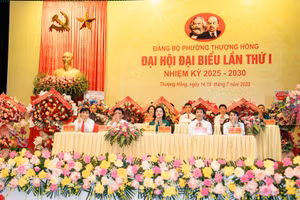 Tuy thời gian chuẩn bị gấp, song nhờ phát huy dân chủ, lắng nghe ý kiến nhân dân, nhiều Đại hội Đảng bộ cấp xã phường thời gian qua đã hoạch định tốt đường lối đáp ứng yêu cầu đổi mới của địa phương. (Ảnh DƯƠNG QUANG)