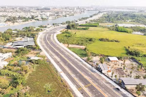Đường trục trung tâm Biên Hòa với 10 làn xe sắp hoàn thành ở khu vực Cù lao Phố, thành phố Đồng Nai.