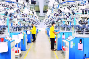 Hoạt động sản xuất tại Công ty TNHH Dệt kim Bangjie Việt Nam, Khu công nghiệp Dệt may Phố Nối, tỉnh Hưng Yên.