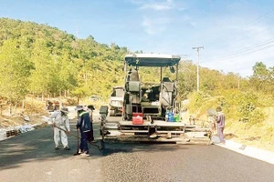 Các đơn vị đang khẩn trương thi công trên dự án Quốc lộ 28B.