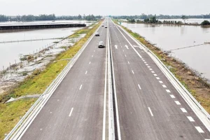 Đường cao tốc Cần Thơ-Cà Mau thông xe toàn tuyến đầu năm 2026.